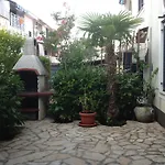 Apartment Garden Malinska