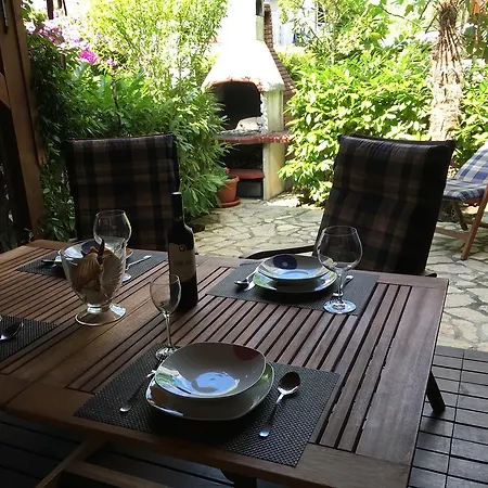 Apartment Garden Malinska